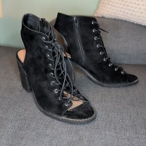 Mossimo Lace Up Bootie
